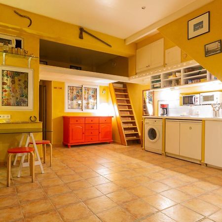 Dorm Hostel Camp Backpackers Марсилия Екстериор снимка